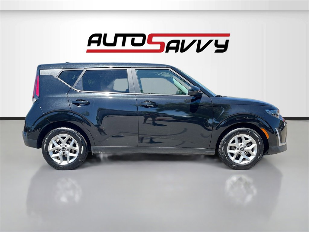 Used 2023 Kia Soul LX w/ LX Technology Package image 8