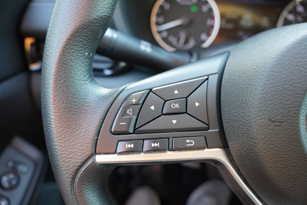 Used 2024 Nissan Sentra SV FWD image 28