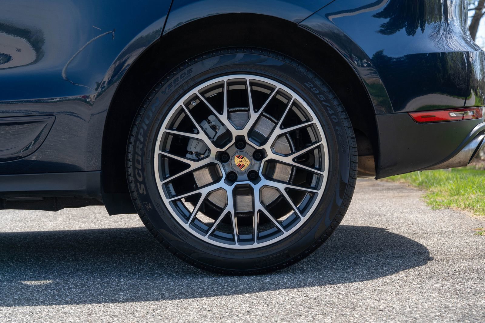 Certified 2018 Porsche Macan S image 12