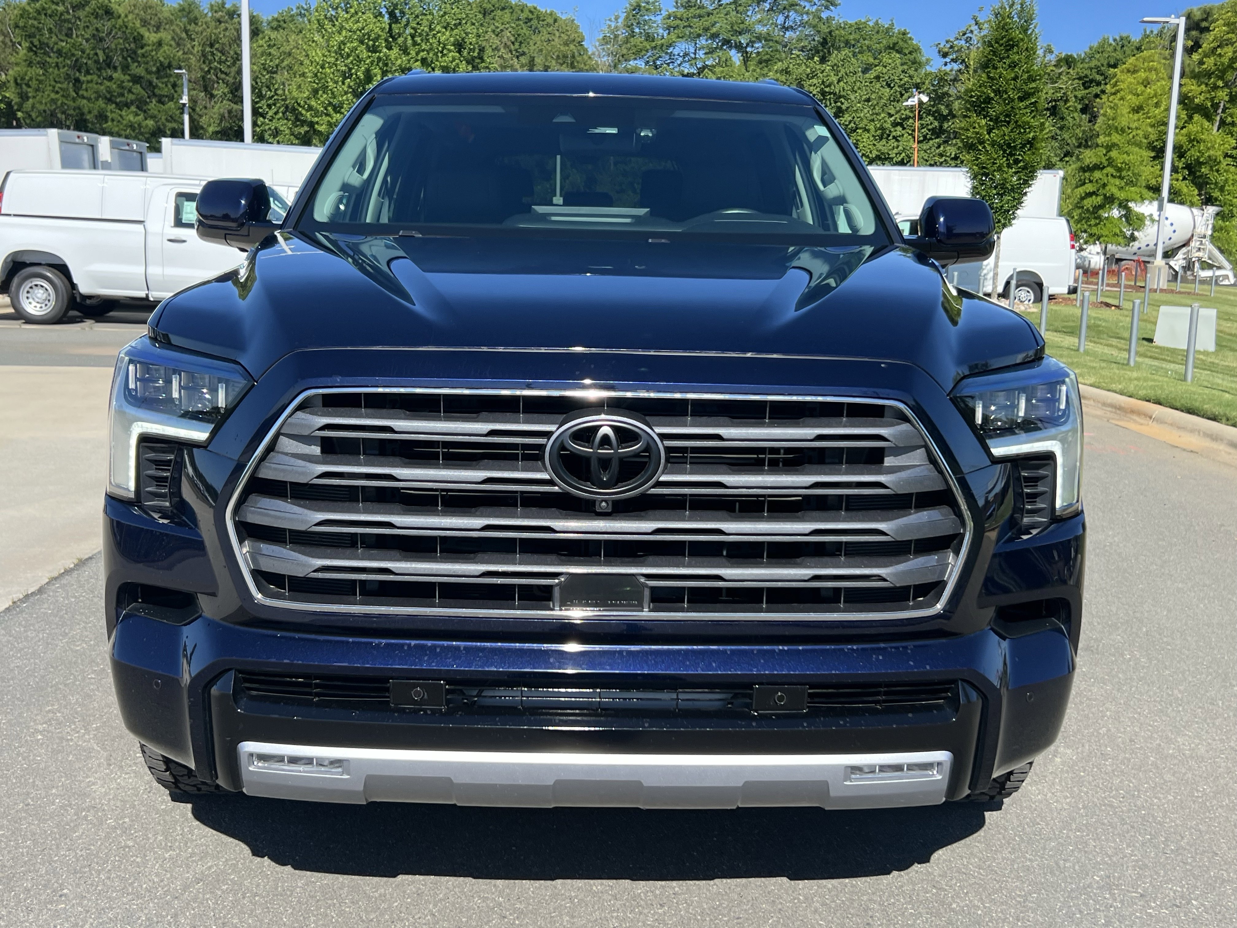 Used 2024 Toyota Sequoia Limited w/ Tow Technology Package AWD/4WD image 4