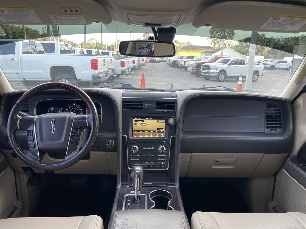 Used 2016 Lincoln Navigator L Reserve AWD/4WD image 6