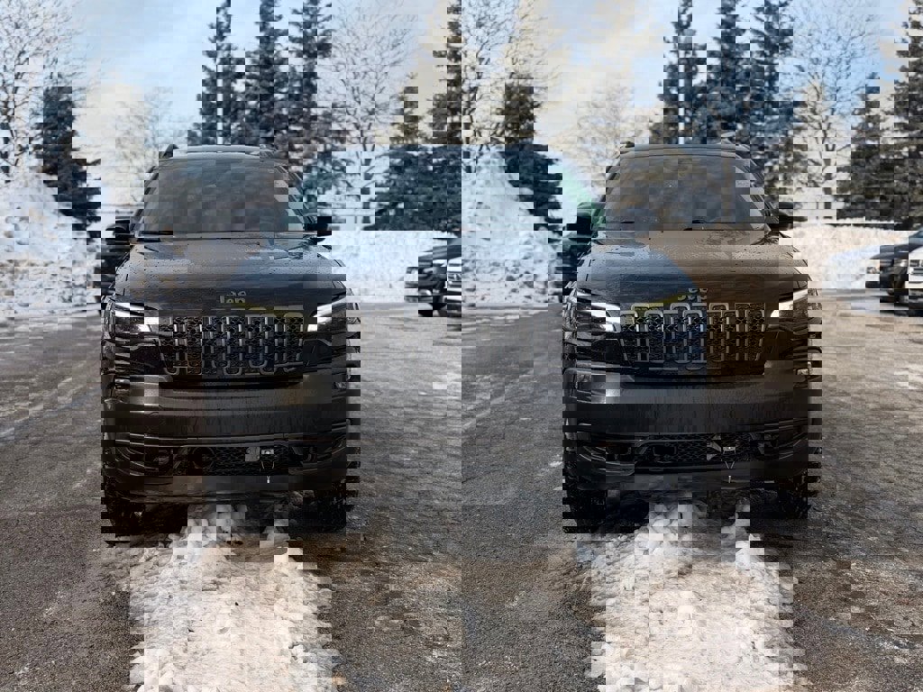 Used 2022 Jeep Cherokee Trailhawk w/ Premium Leather Package image 2