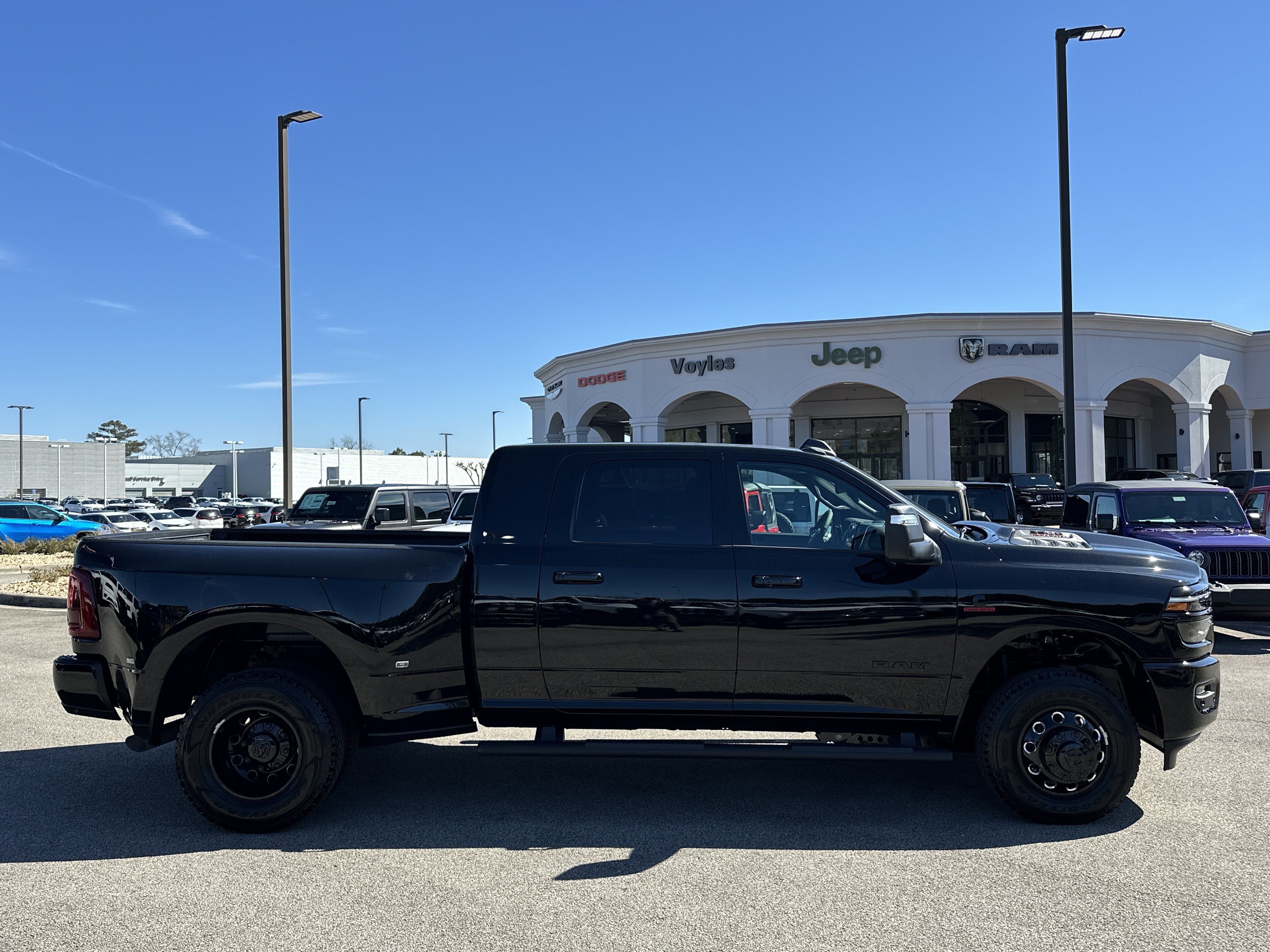 New 2026 RAM 3500 Laramie w/ Night Edition AWD/4WD image 8