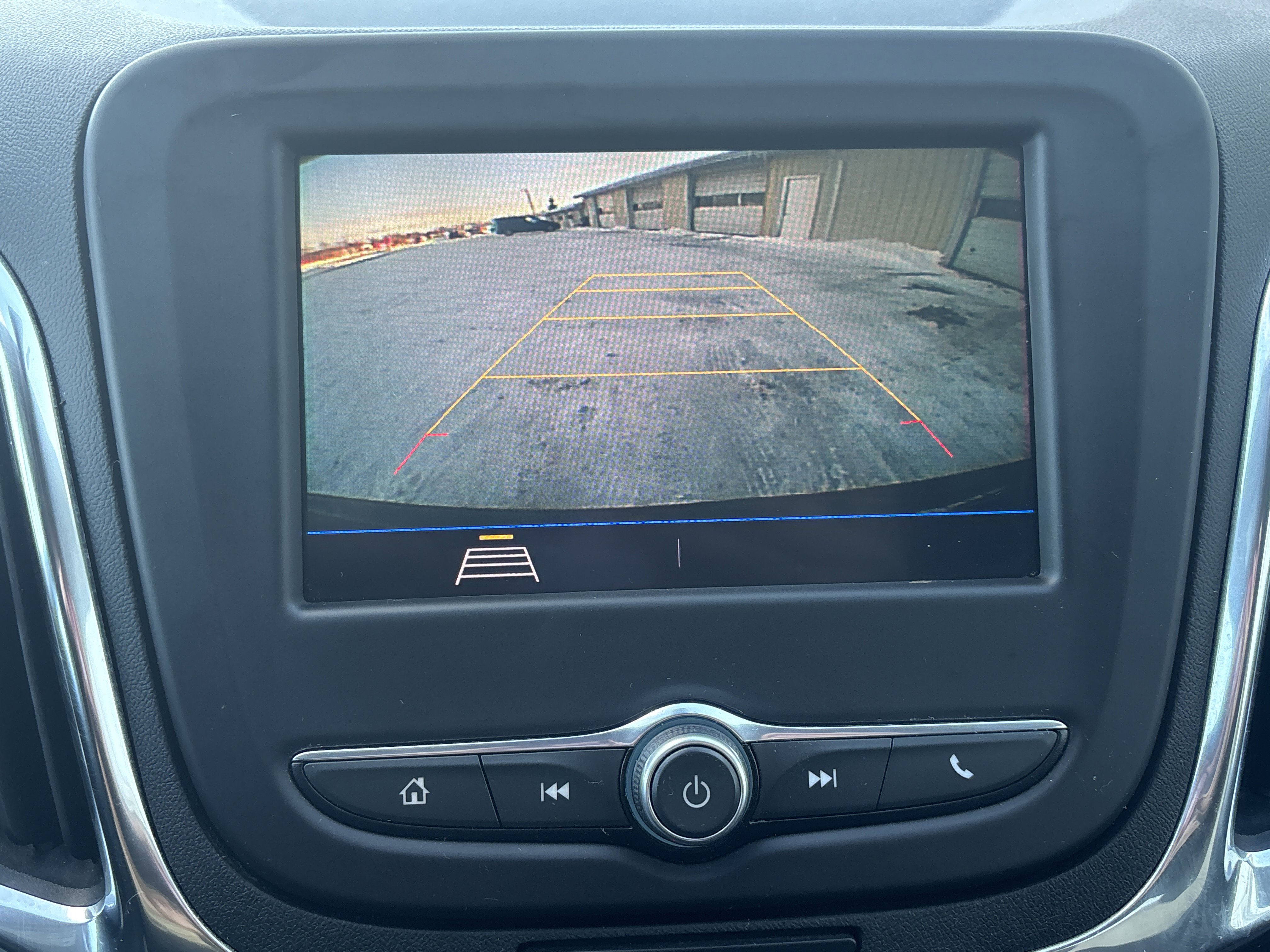 Used 2020 Chevrolet Equinox LT image 18