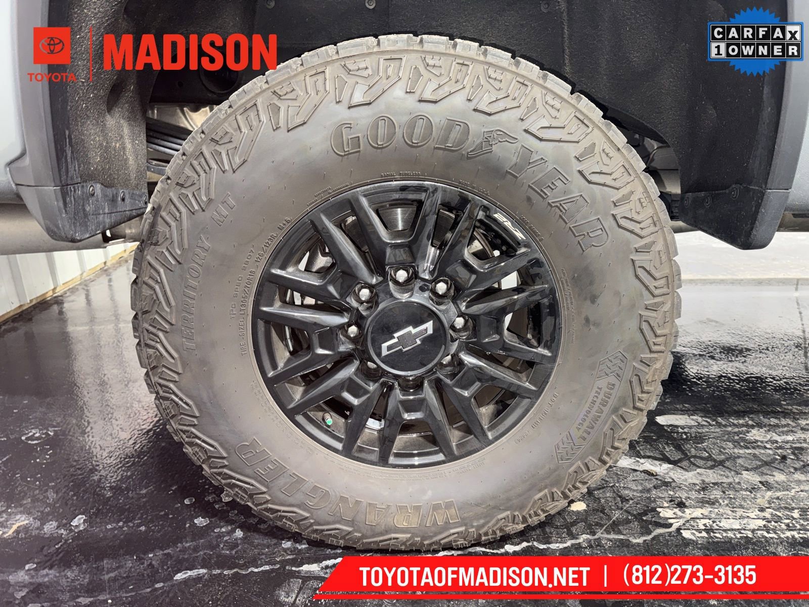 Used 2025 Chevrolet Silverado 2500 ZR2 w/ Technology Package image 8