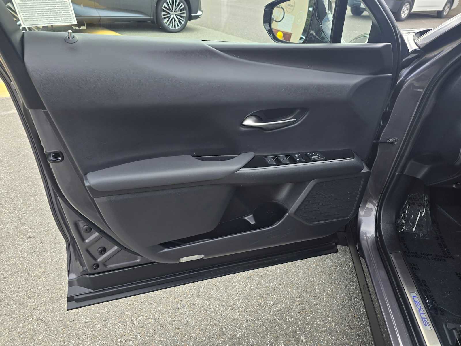 Certified 2024 Lexus UX 250h FWD image 22