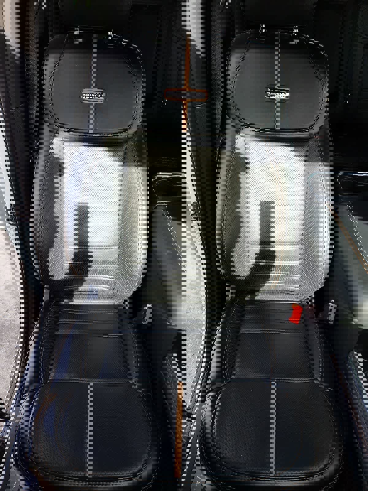 Used 2024 Ford F350 Platinum w/ FX4 Off-Road Package image 19