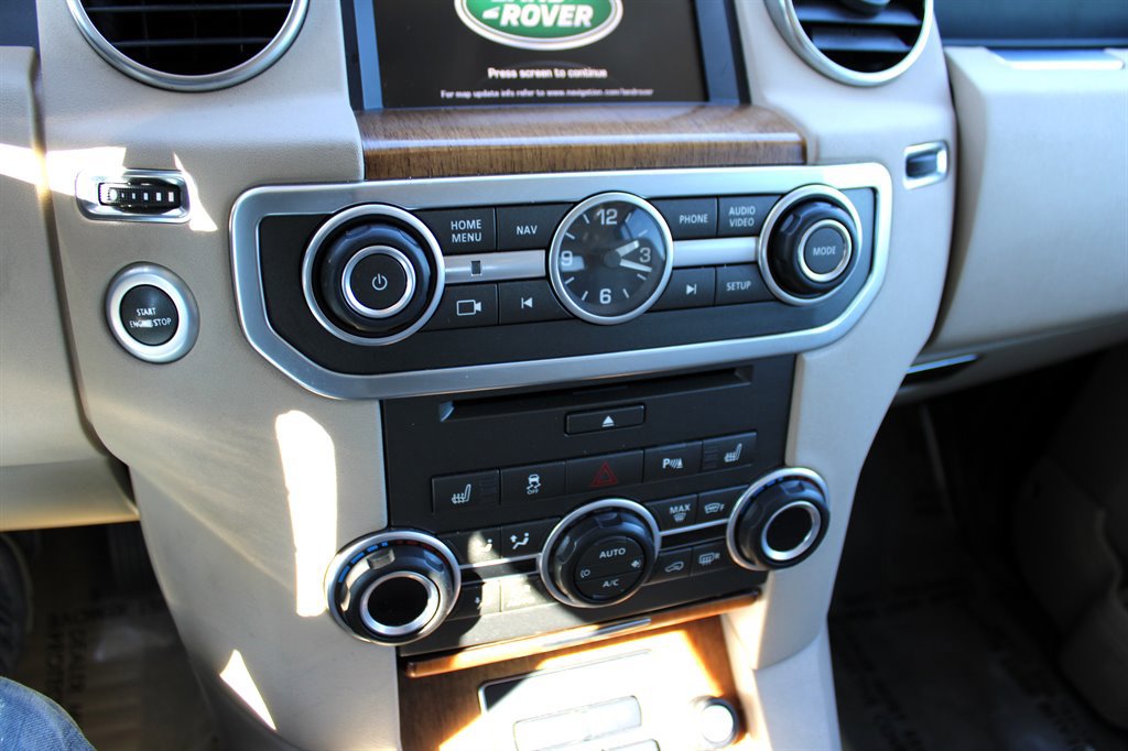 Used 2016 Land Rover LR4 HSE image 29