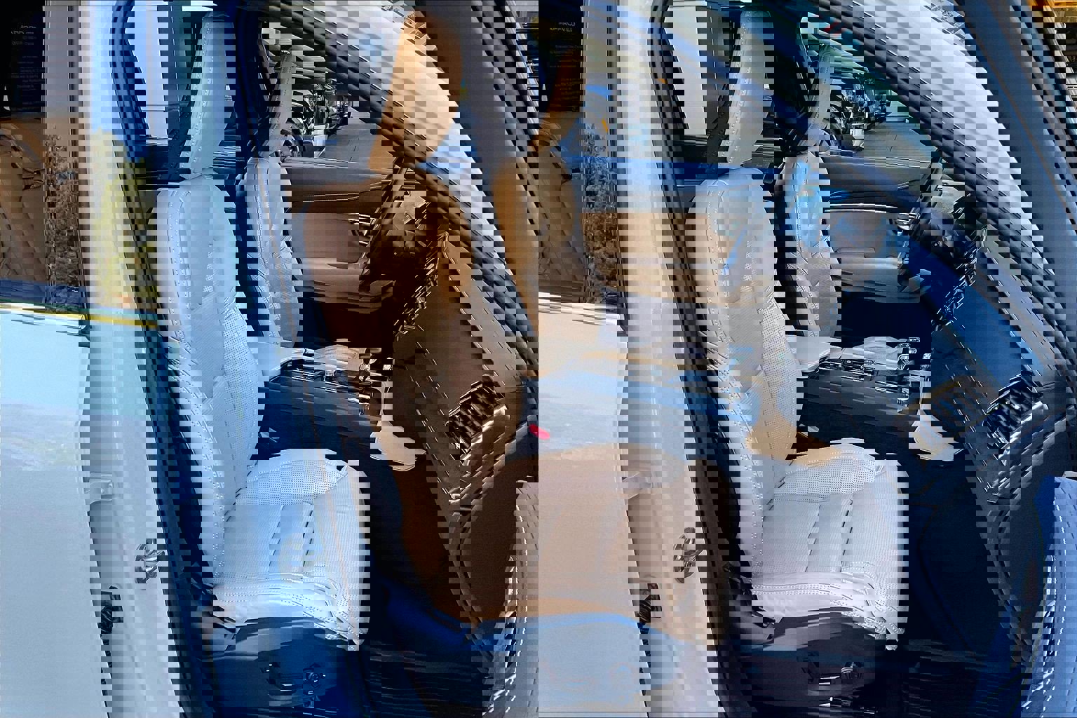 Used 2022 Volvo XC90 T6 Inscription w/ Advanced Package image 6