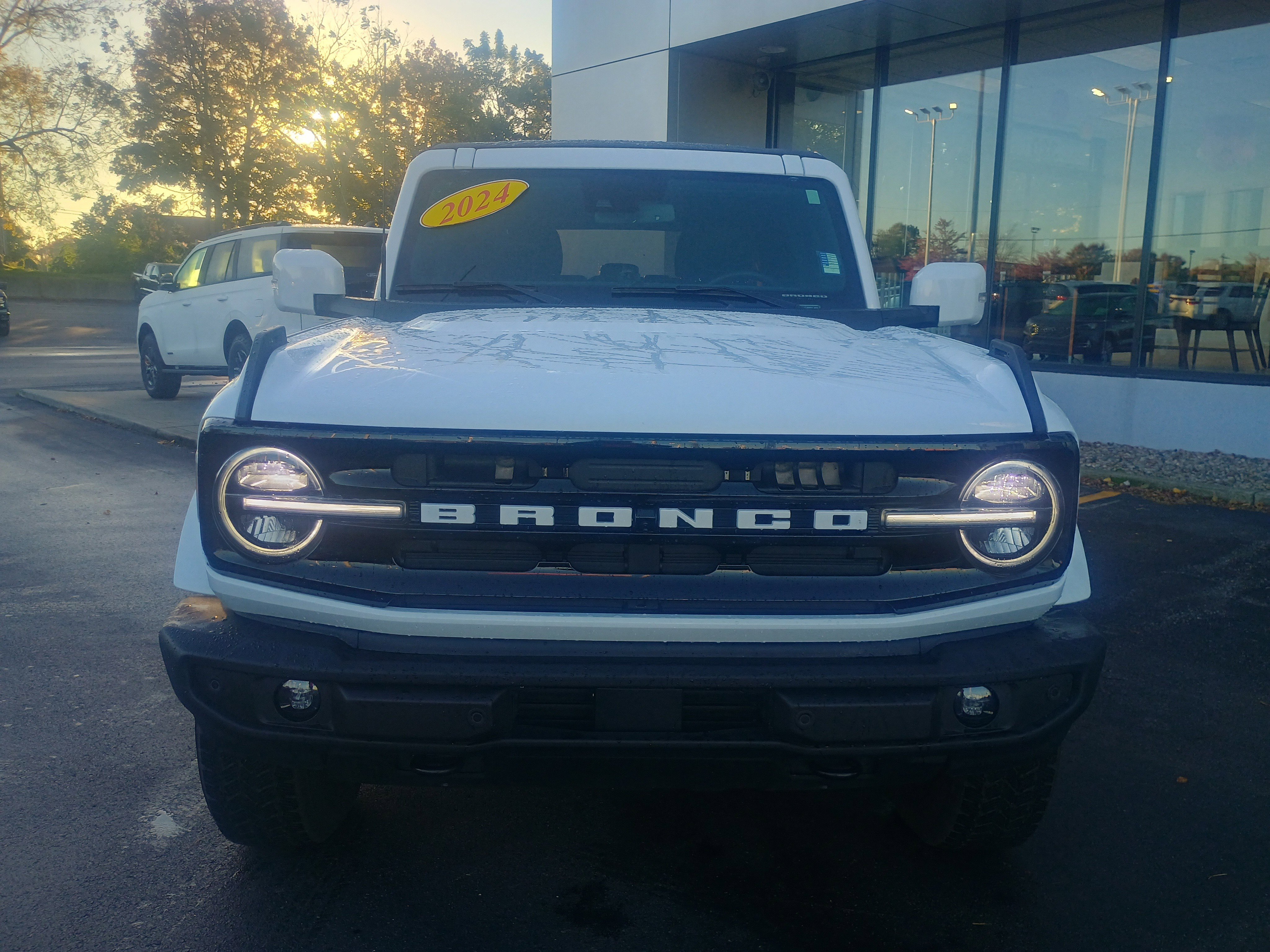 Certified 2024 Ford Bronco Outer Banks image 2