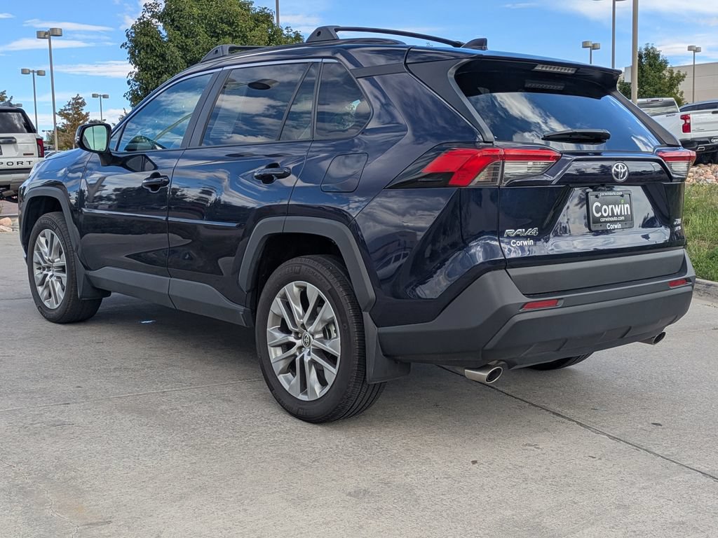 Used 2022 Toyota RAV4 XLE Premium AWD/4WD image 6