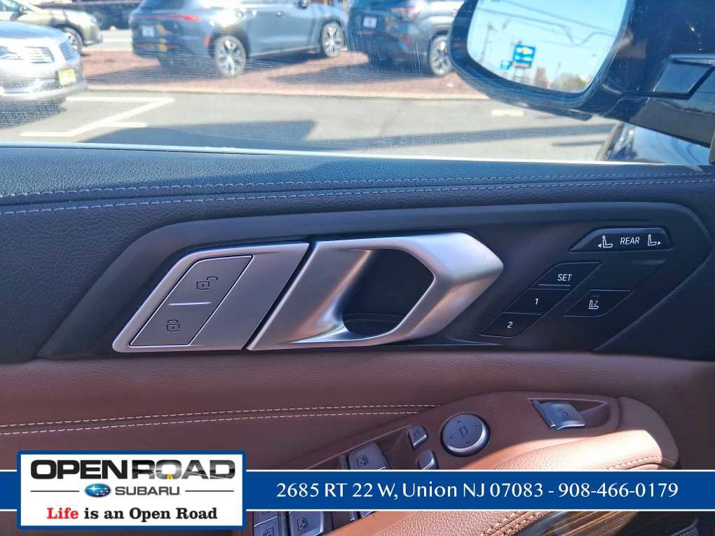 Used 2021 BMW X7 xDrive40i w/ Premium Package image 15