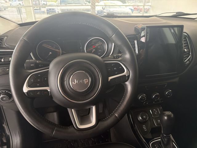 Used 2018 Jeep Compass Latitude AWD/4WD image 17