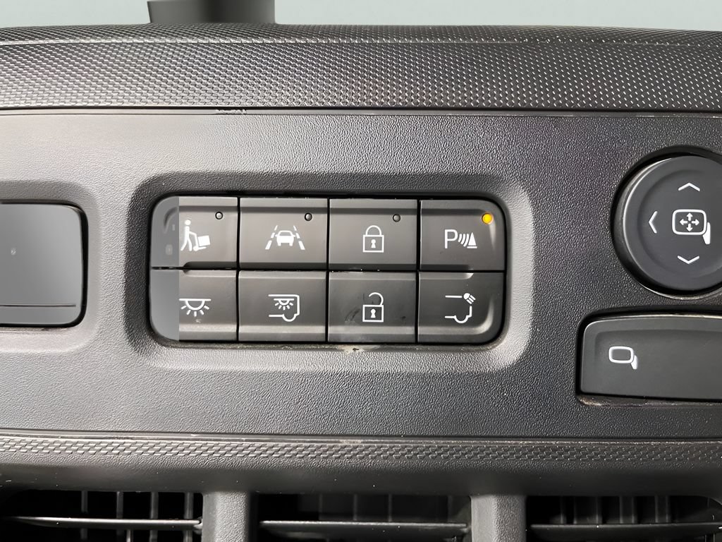Used 2024 Chevrolet Brightdrop 400 w/ Commercial Equipment Package AWD/4WD image 19