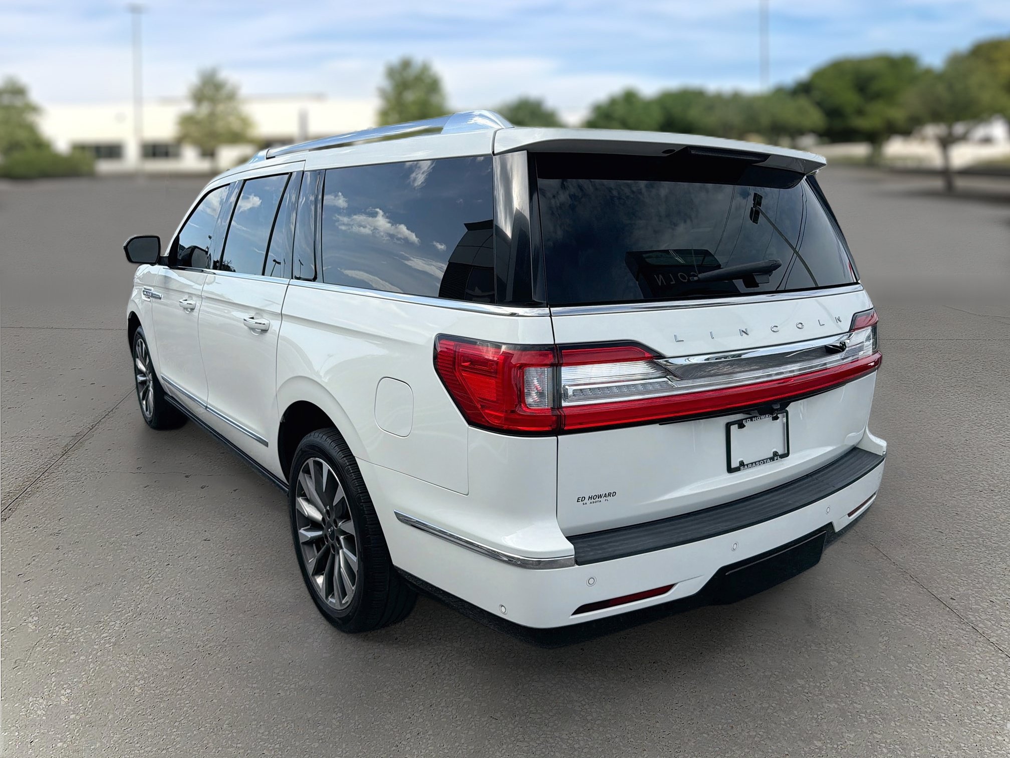 Used 2021 Lincoln Navigator L Reserve AWD/4WD image 5