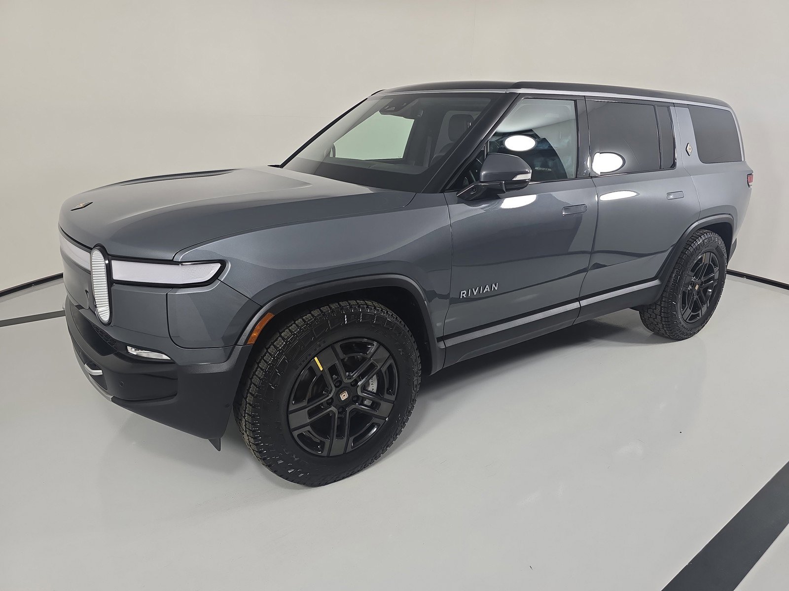 Used 2024 Rivian R1S Adventure