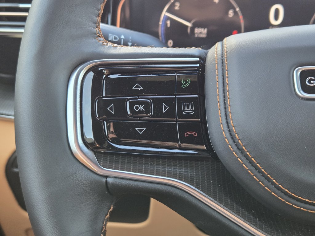New 2026 Jeep Grand Wagoneer L Summit AWD/4WD image 17