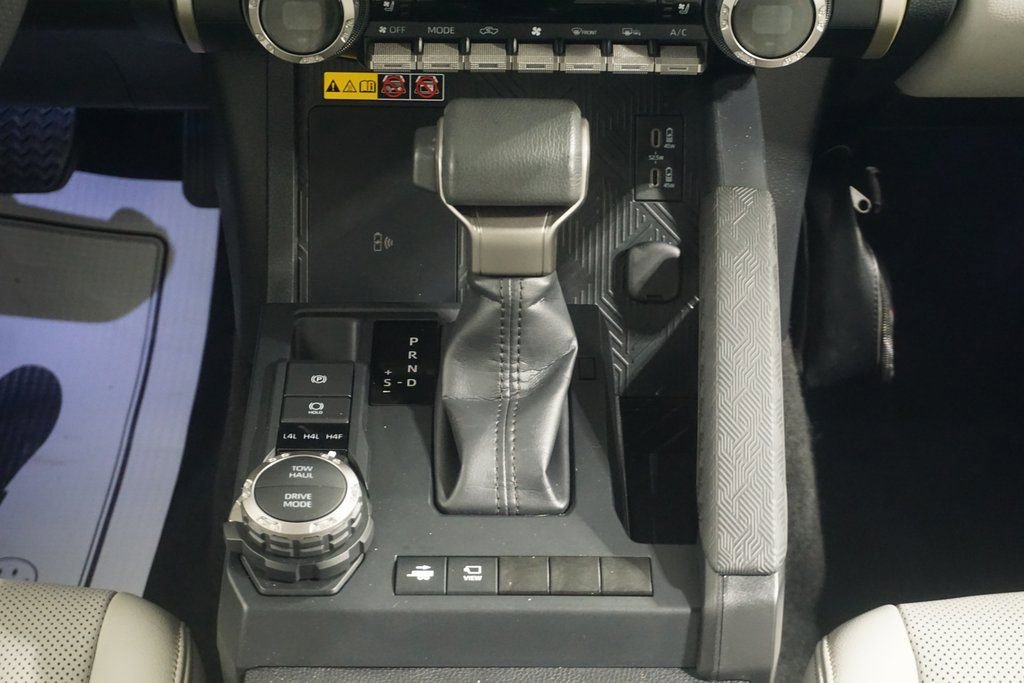 Certified 2025 Toyota Tacoma Limited image 32