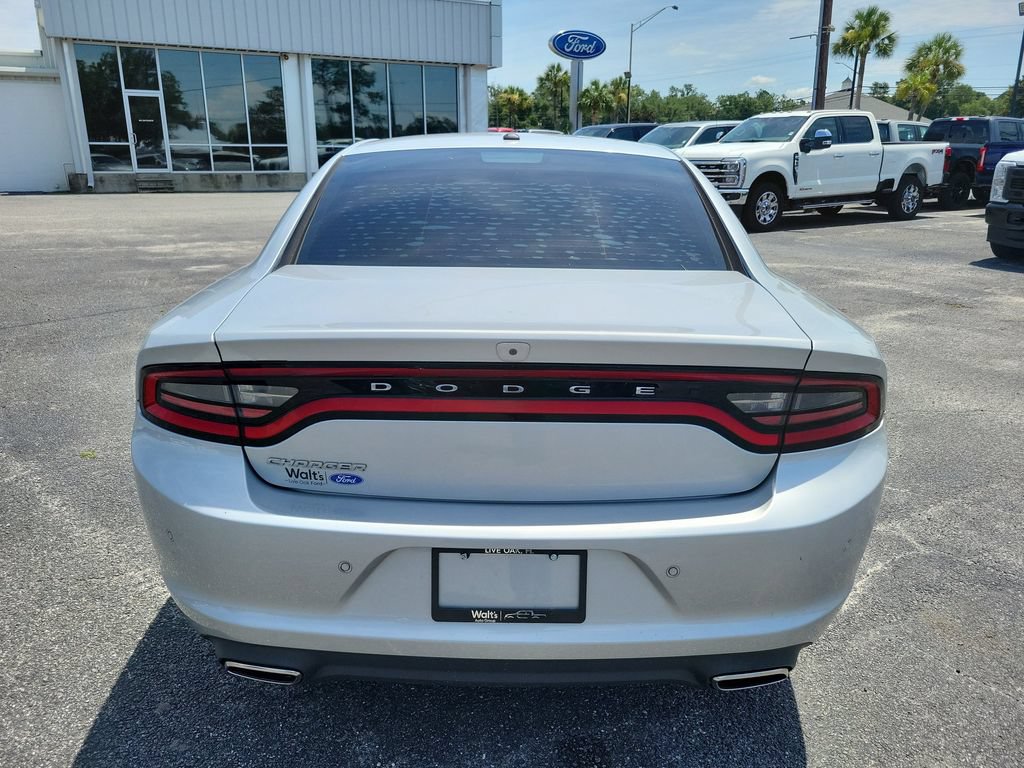 Used 2020 Dodge Charger SXT RWD image 9