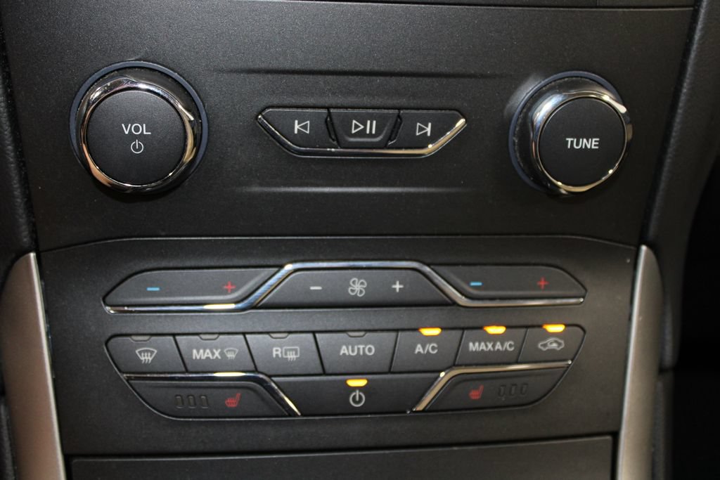 Used 2019 Ford Edge SEL w/ Equipment Group 201A FWD image 47