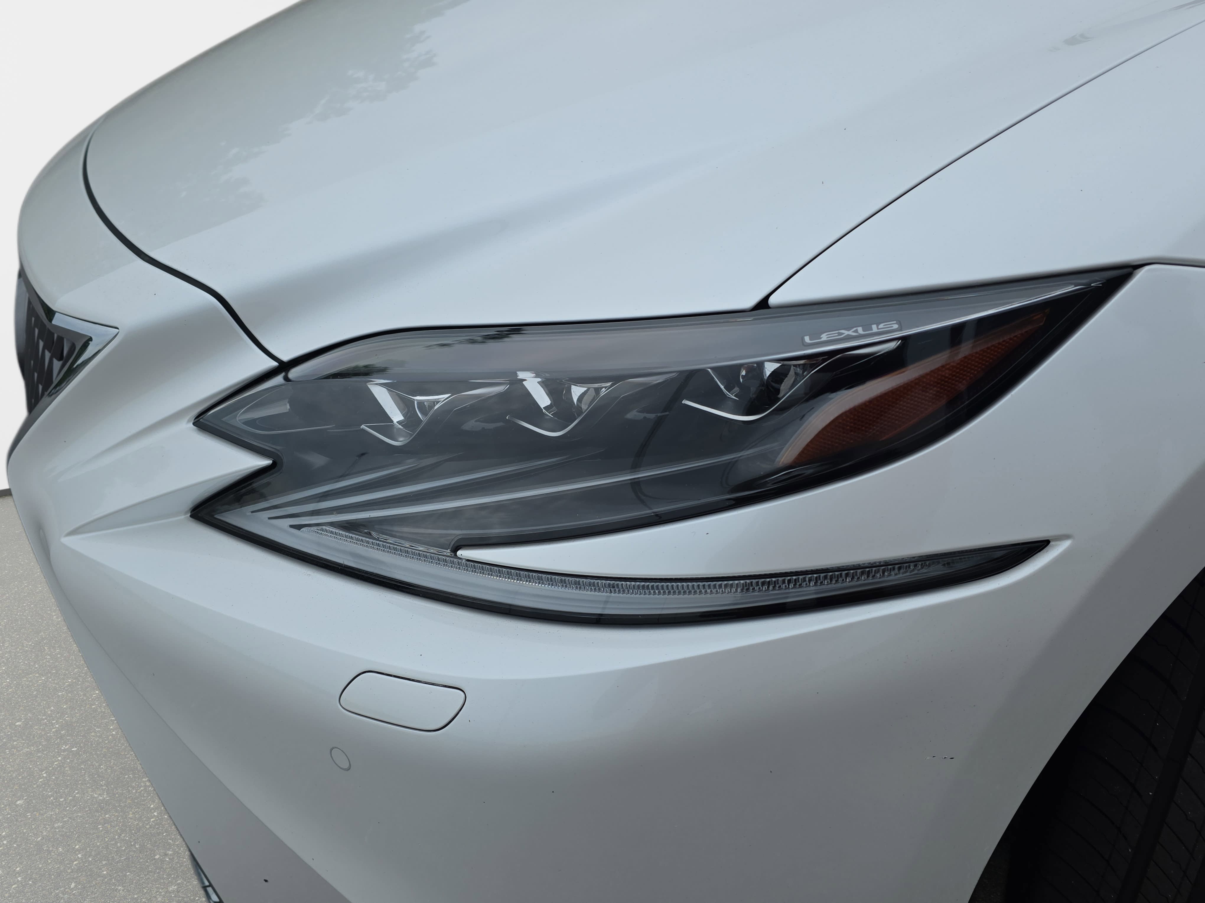 Used 2018 Lexus LS 500 w/ Executive Package RWD image 32