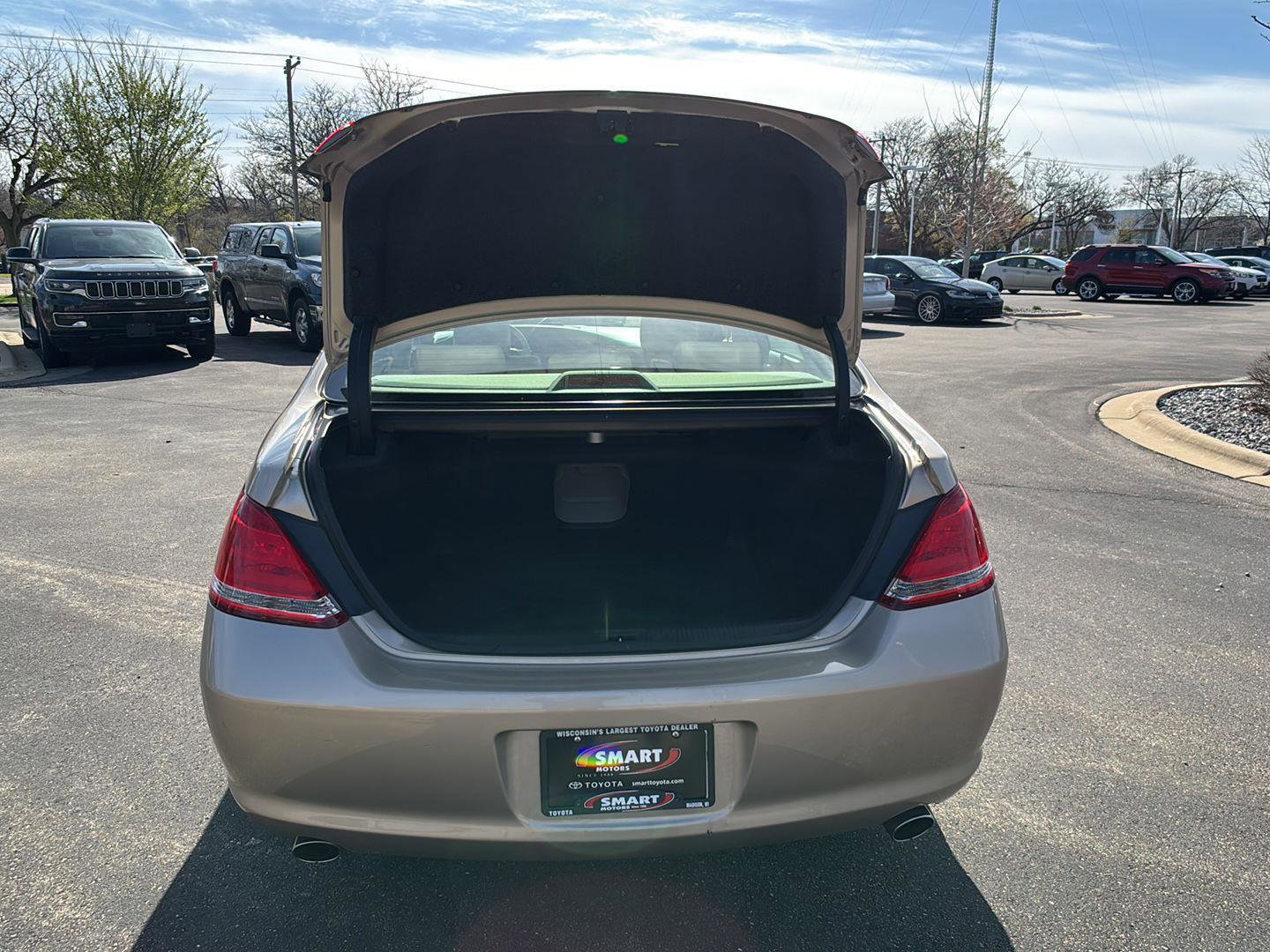 Used 2007 Toyota Avalon XLS FWD image 5