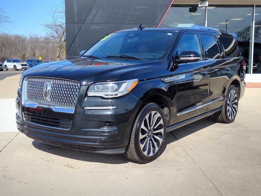 Used 2022 Lincoln Navigator Reserve AWD/4WD image 1
