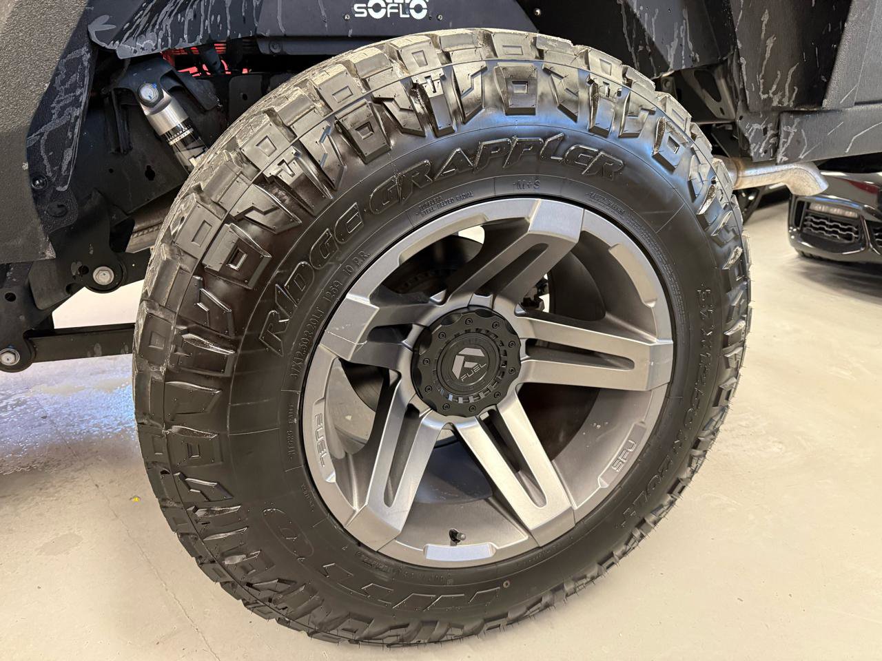 Used 2023 Jeep Gladiator Sport AWD/4WD image 11
