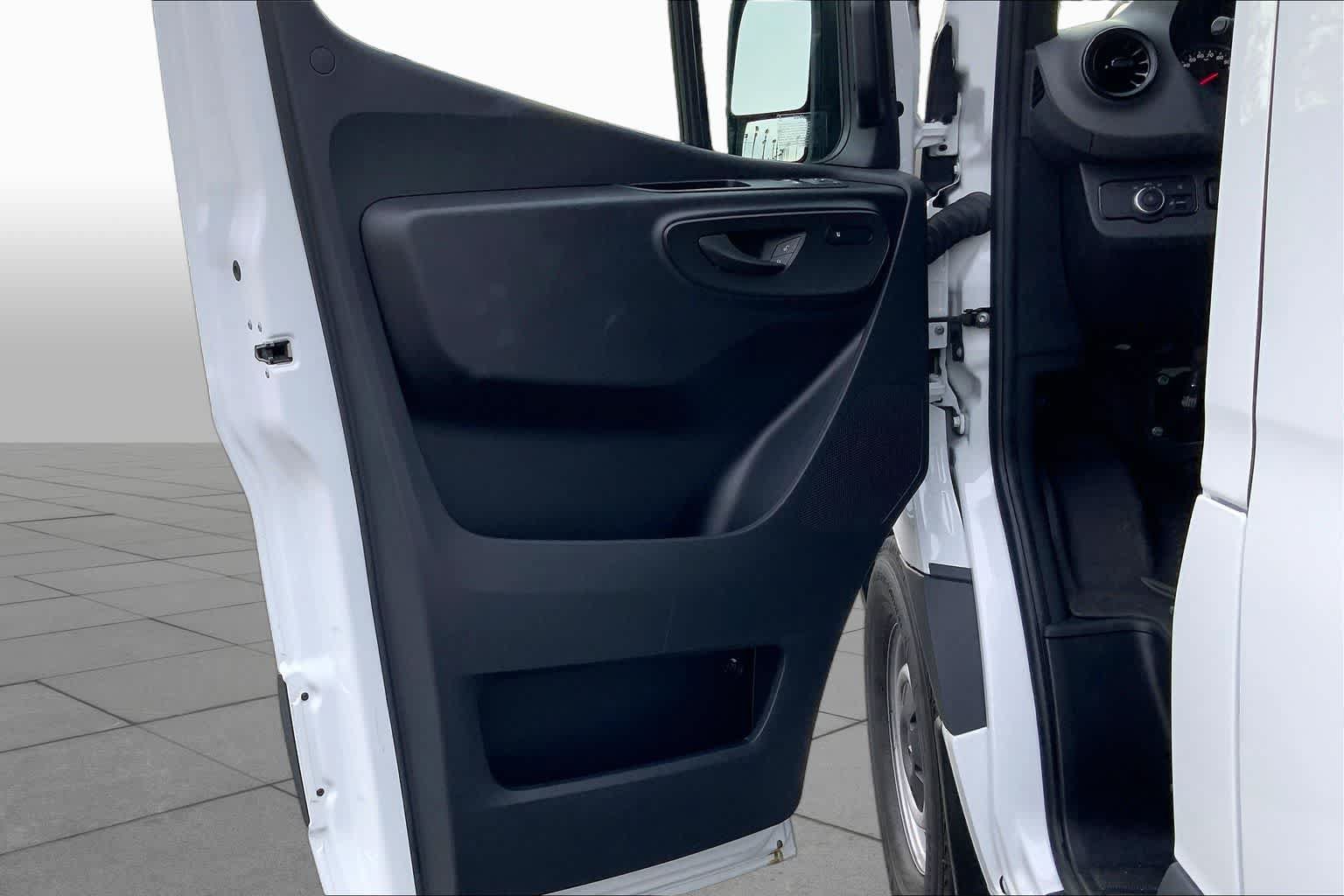 Used 2025 Mercedes-Benz Sprinter 2500 image 20