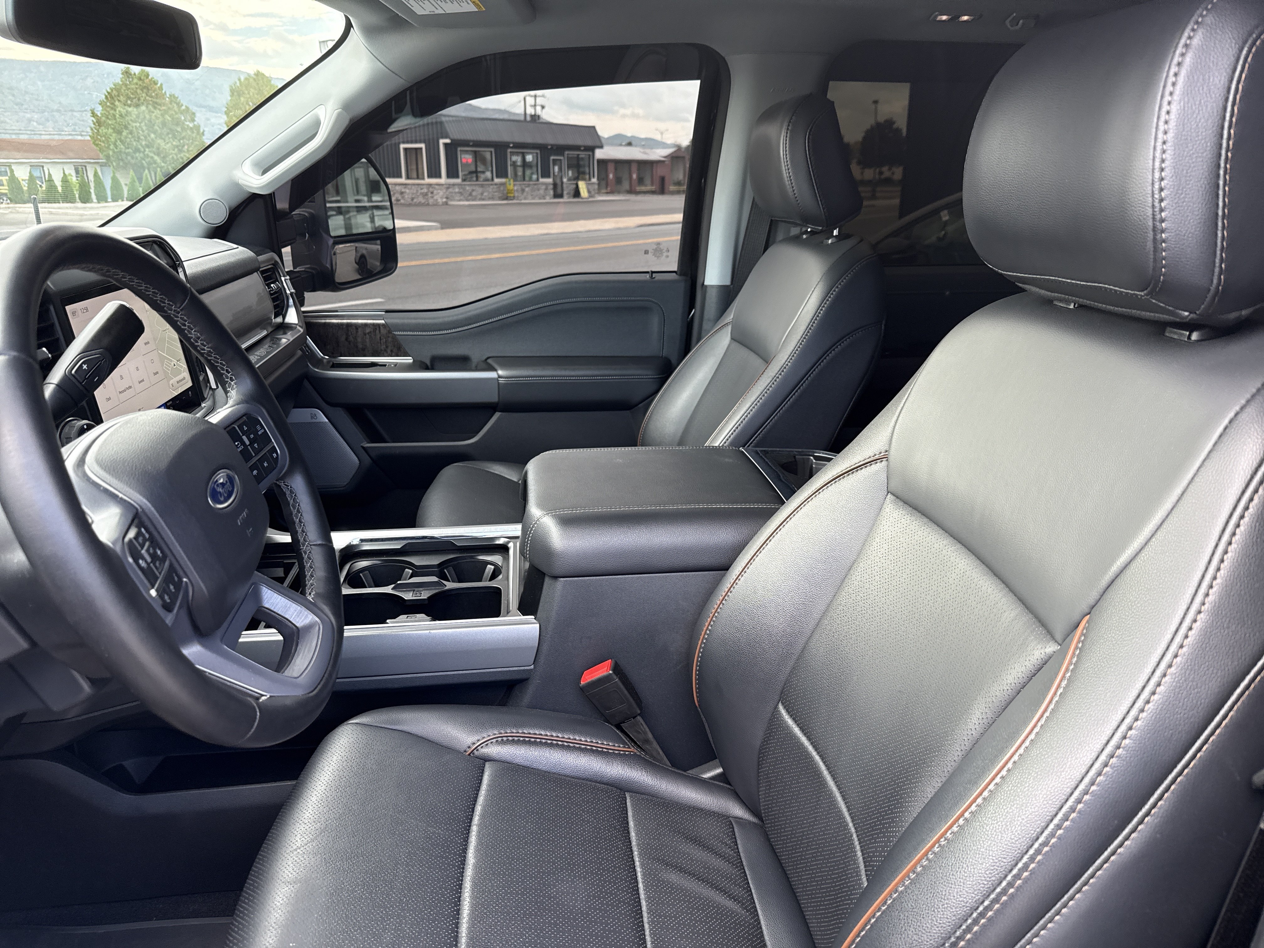Used 2025 Ford F250 Lariat w/ Lariat Ultimate Package AWD/4WD image 12