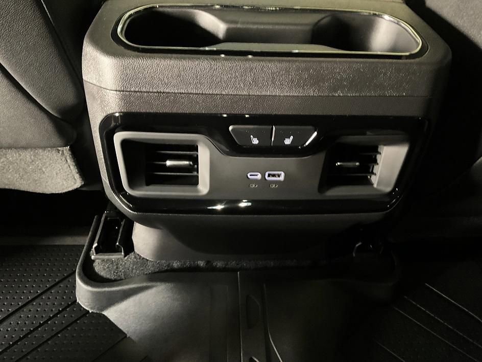 Used 2025 Chevrolet Silverado 1500 ZR2 w/ Dark Appearance Package image 41