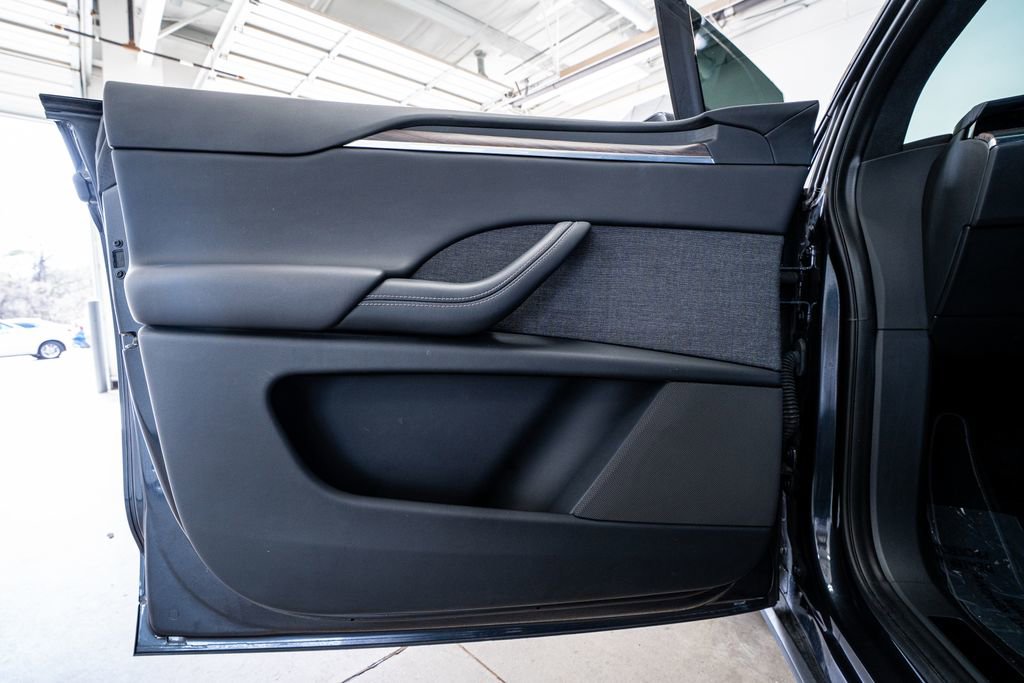 Used 2024 Tesla Model X image 29