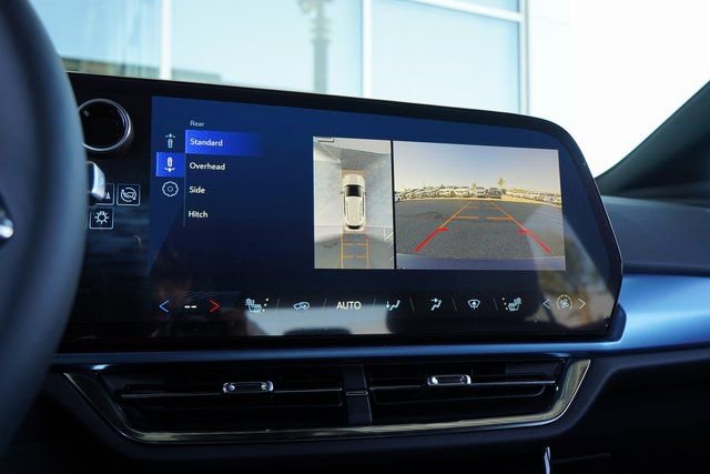 New 2025 Chevrolet Equinox EV LT image 19