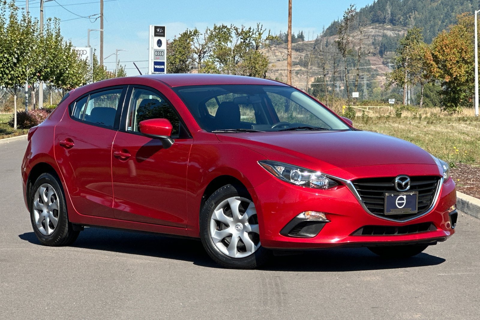 Used 2015 MAZDA MAZDA3 i Sport FWD image 1