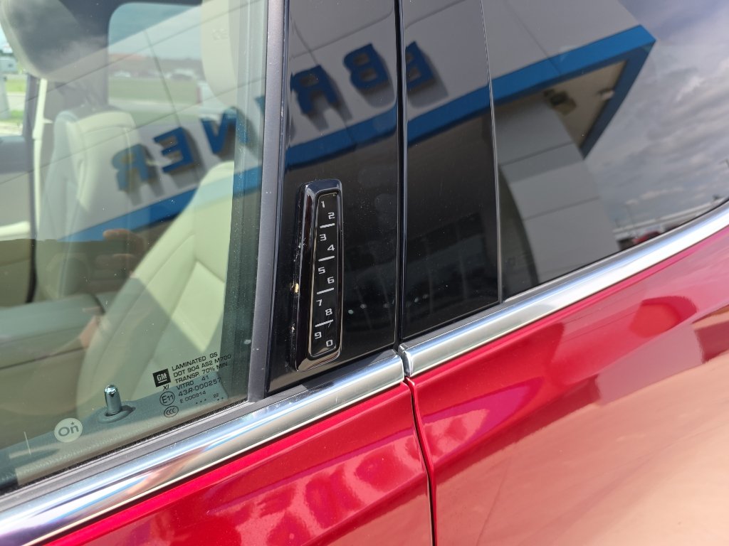 Used 2023 GMC Acadia Denali w/ Denali Technology Package FWD image 6