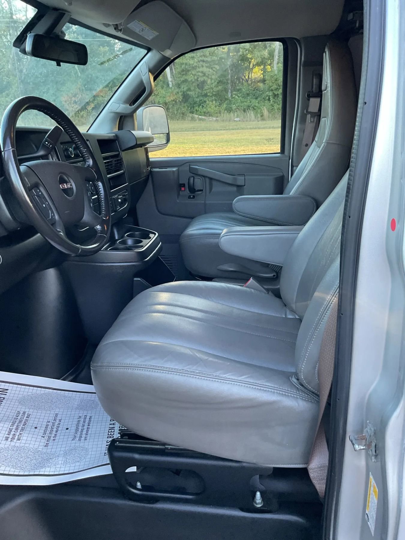 Used 2020 GMC Savana 3500 w/ Driver Convenience Package image 25