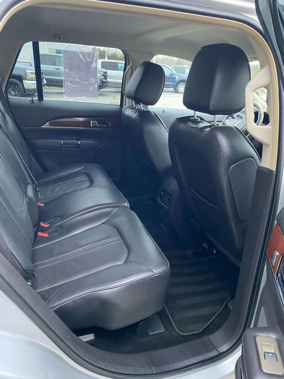 Used 2013 Lincoln MKX FWD image 28