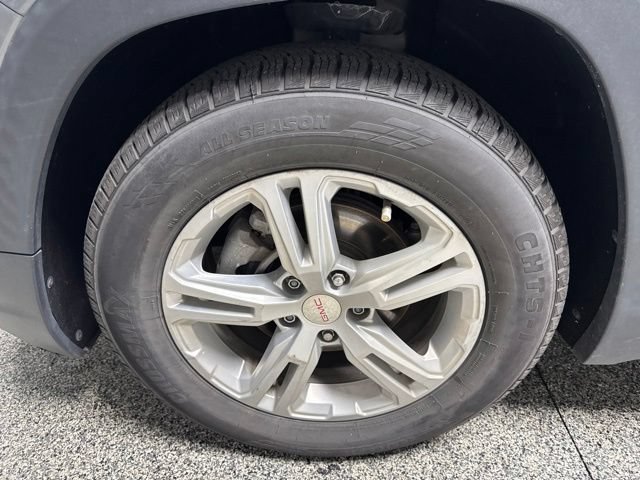 Used 2021 GMC Terrain SLE w/ Driver Convenience Package FWD image 3