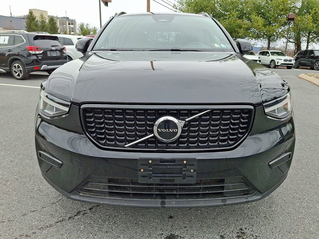 Used 2024 Volvo XC40 B5 Core AWD/4WD image 5