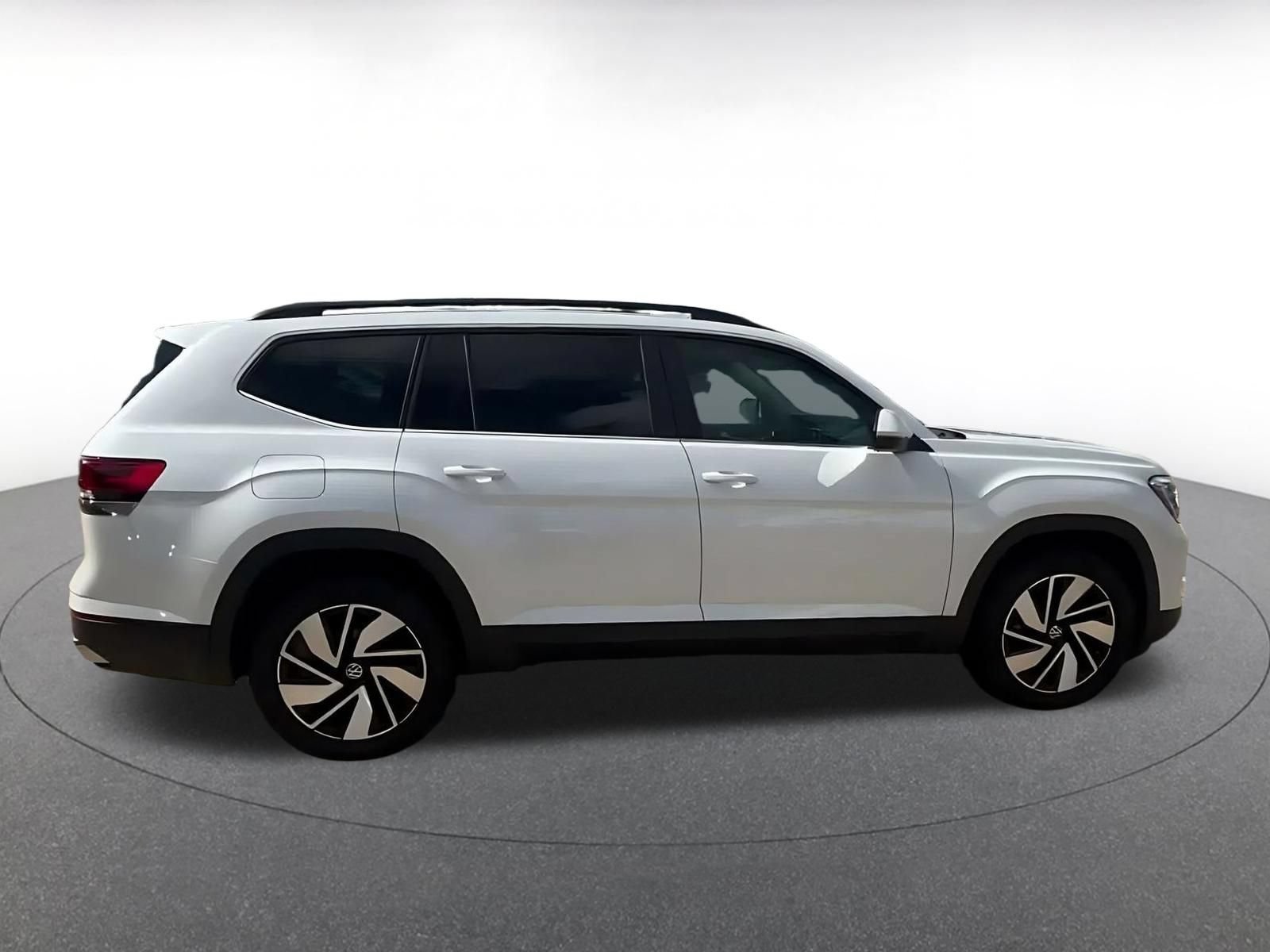 Used 2026 Volkswagen Atlas SE FWD image 13