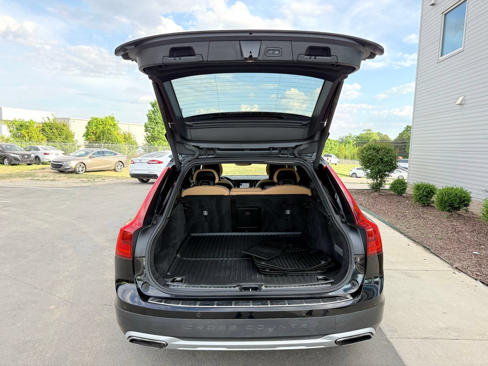 Used 2018 Volvo V90 T5 Cross Country w/ Convenience Package AWD/4WD image 52