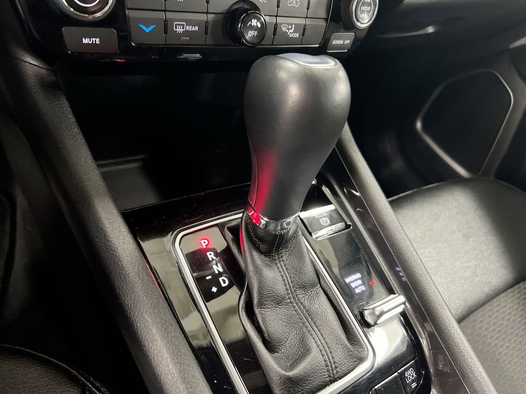 Used 2024 Jeep Compass Latitude image 17