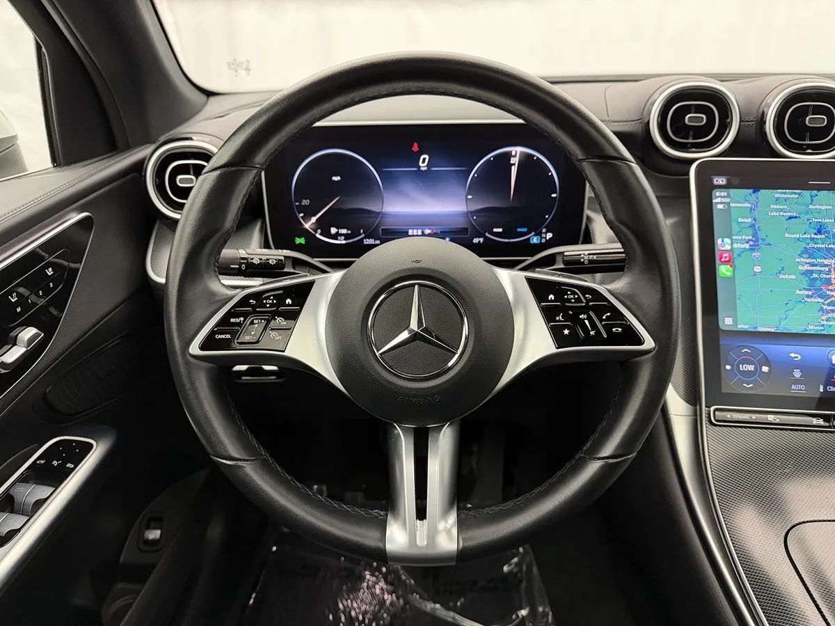 Used 2024 Mercedes-Benz GLC 300 4MATIC image 10