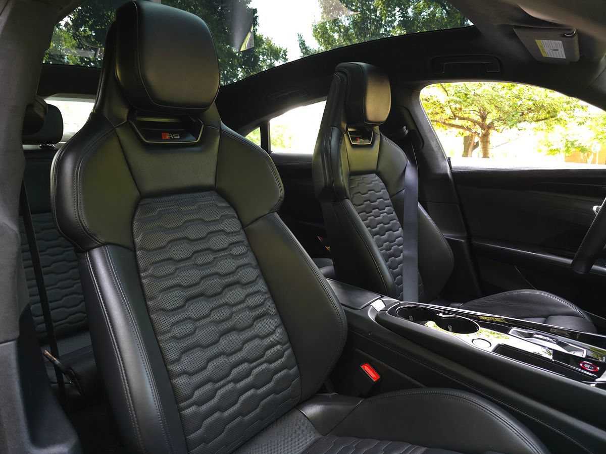 Used 2022 Audi RS e-tron GT w/ Carbon Performance Package AWD/4WD image 20