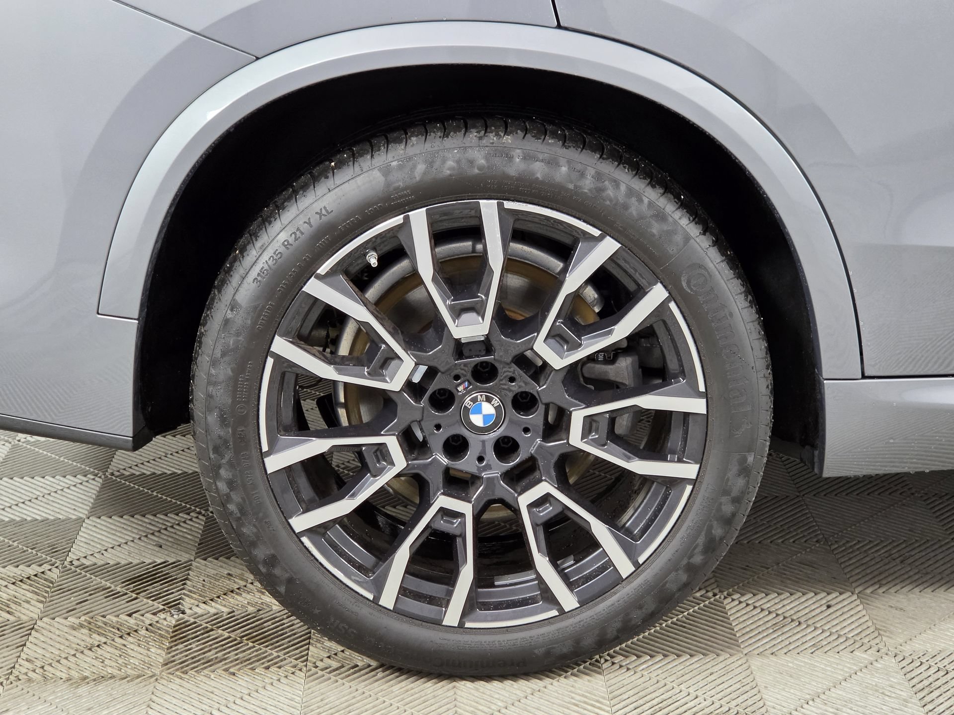Used 2025 BMW X5 xDrive50e w/ M Sport Package AWD/4WD image 40