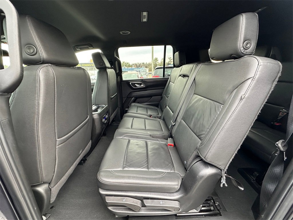 Used 2024 Chevrolet Suburban LT image 21