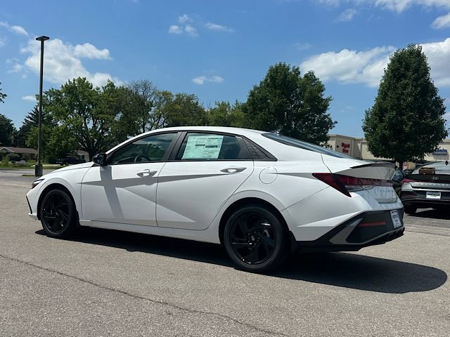 New 2026 Hyundai Elantra SEL Sport FWD image 4