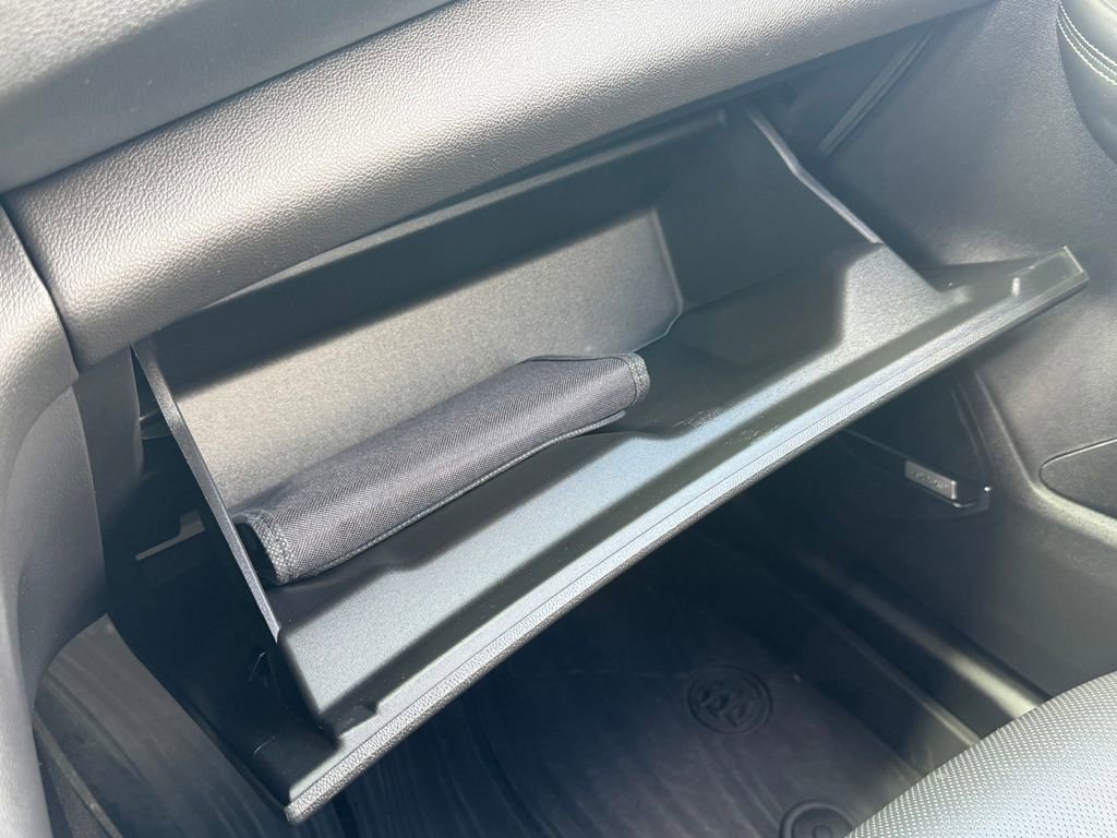 Used 2022 Buick Envision Avenir w/ Technology Package II image 15