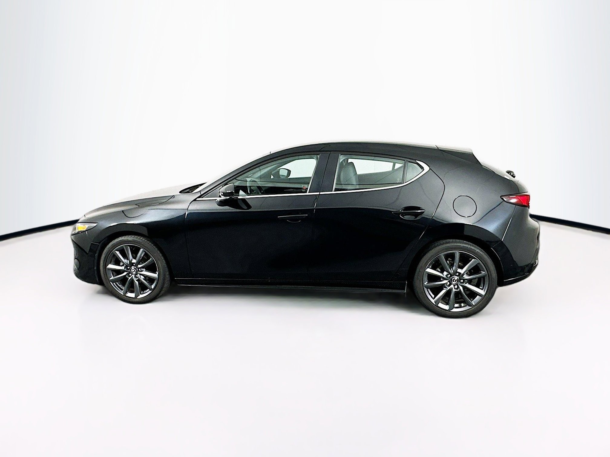 Used 2022 MAZDA MAZDA3 s image 4