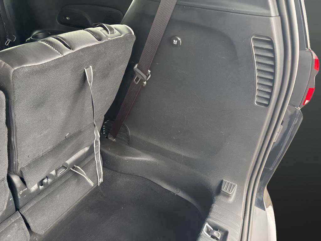 Used 2025 Chrysler Pacifica Limited image 34